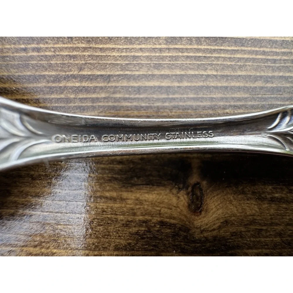 Oneida‎ Chandelier Place/Oval Soup Spoon Set of 4 Stainless Flatware Replacement